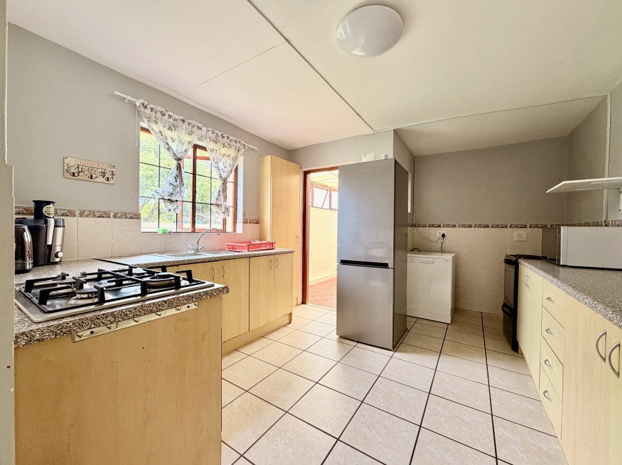 3 Bedroom Property for Sale in Sandbaai Western Cape